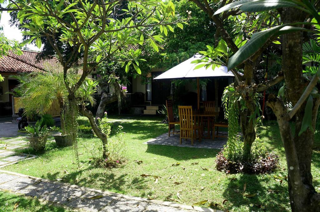 Cinthya Guest House Legian  Ngoại thất bức ảnh